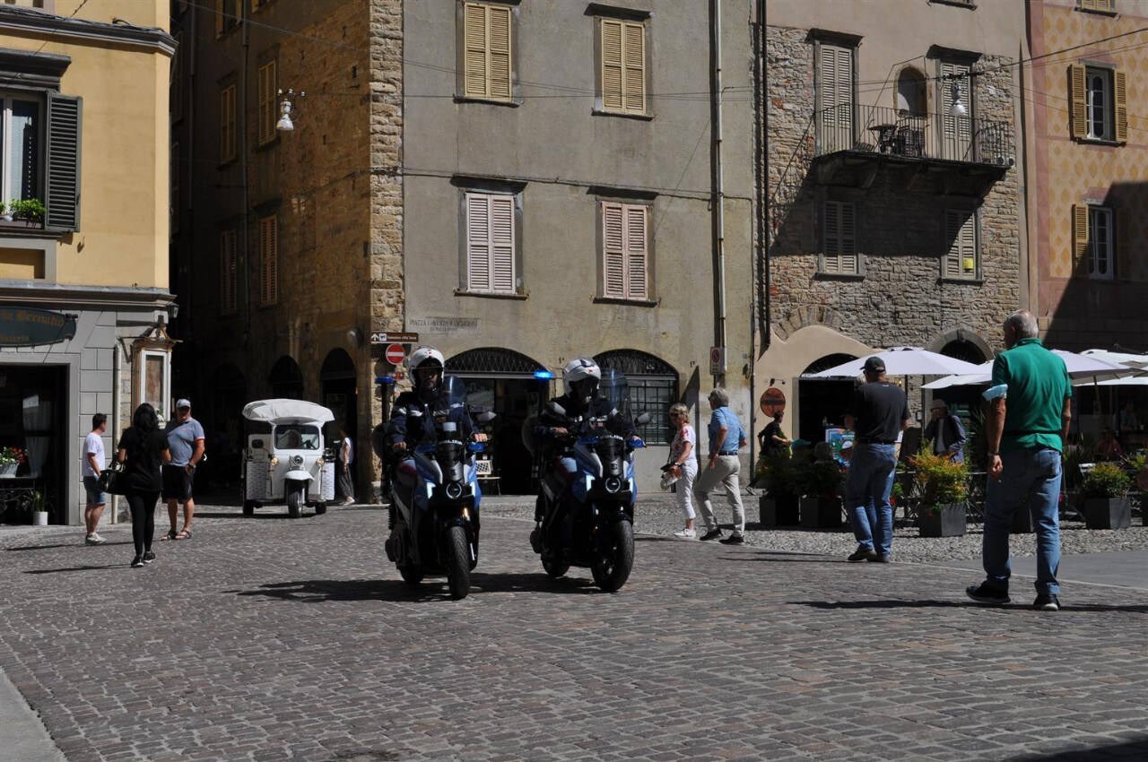 A Bergamo arrivano i Seat Mò 125 per la Polizia di Stato